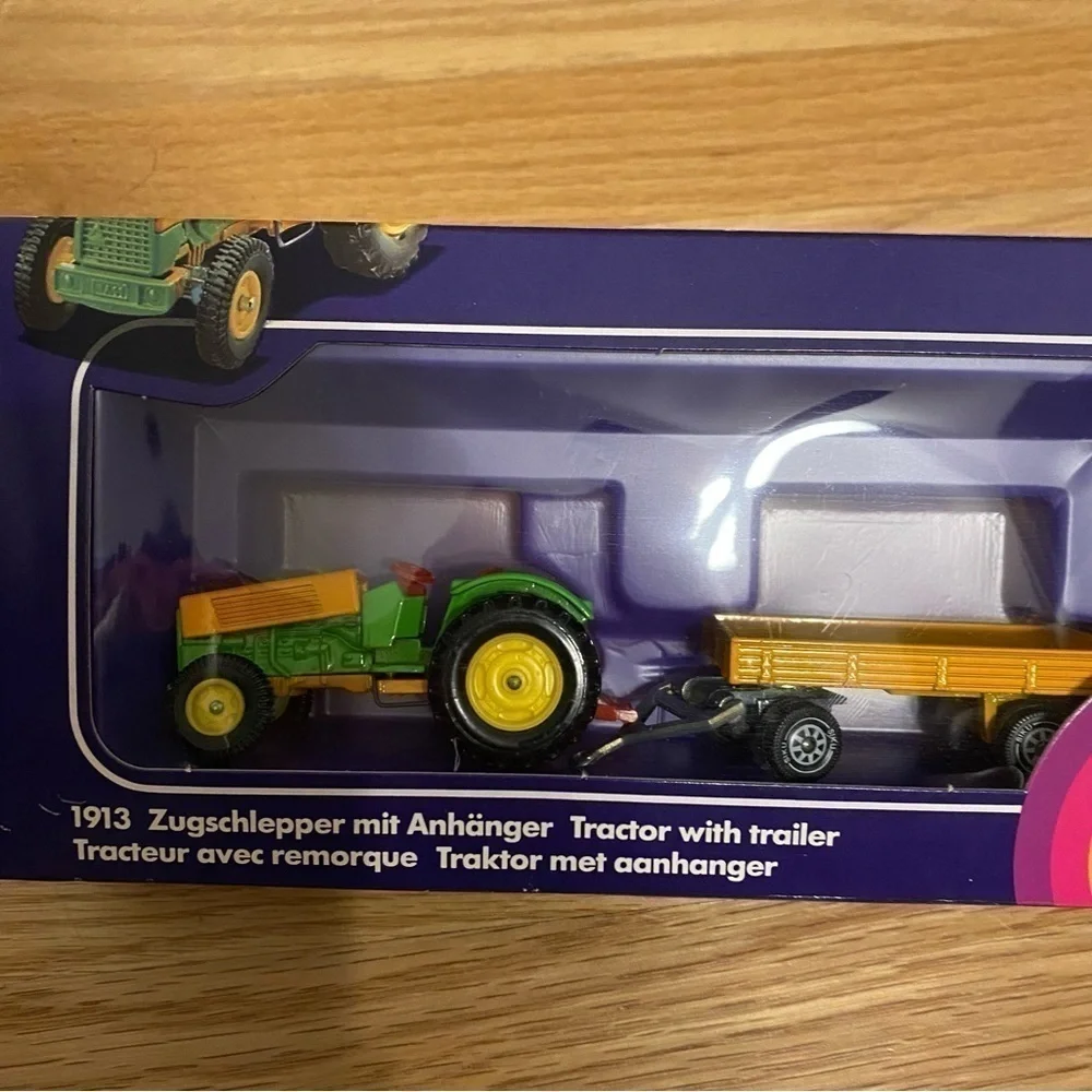 VINTAGE SIKU 1913 Tractor With Trailer NEW WEST GERMANY Zugschlepper Farm Toy